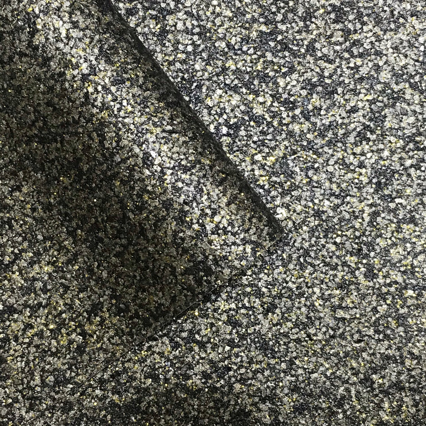 Mica High Gloss Pebble Wallpaper - Anthracite (Charcoal/Grey Pebble) - MLG59