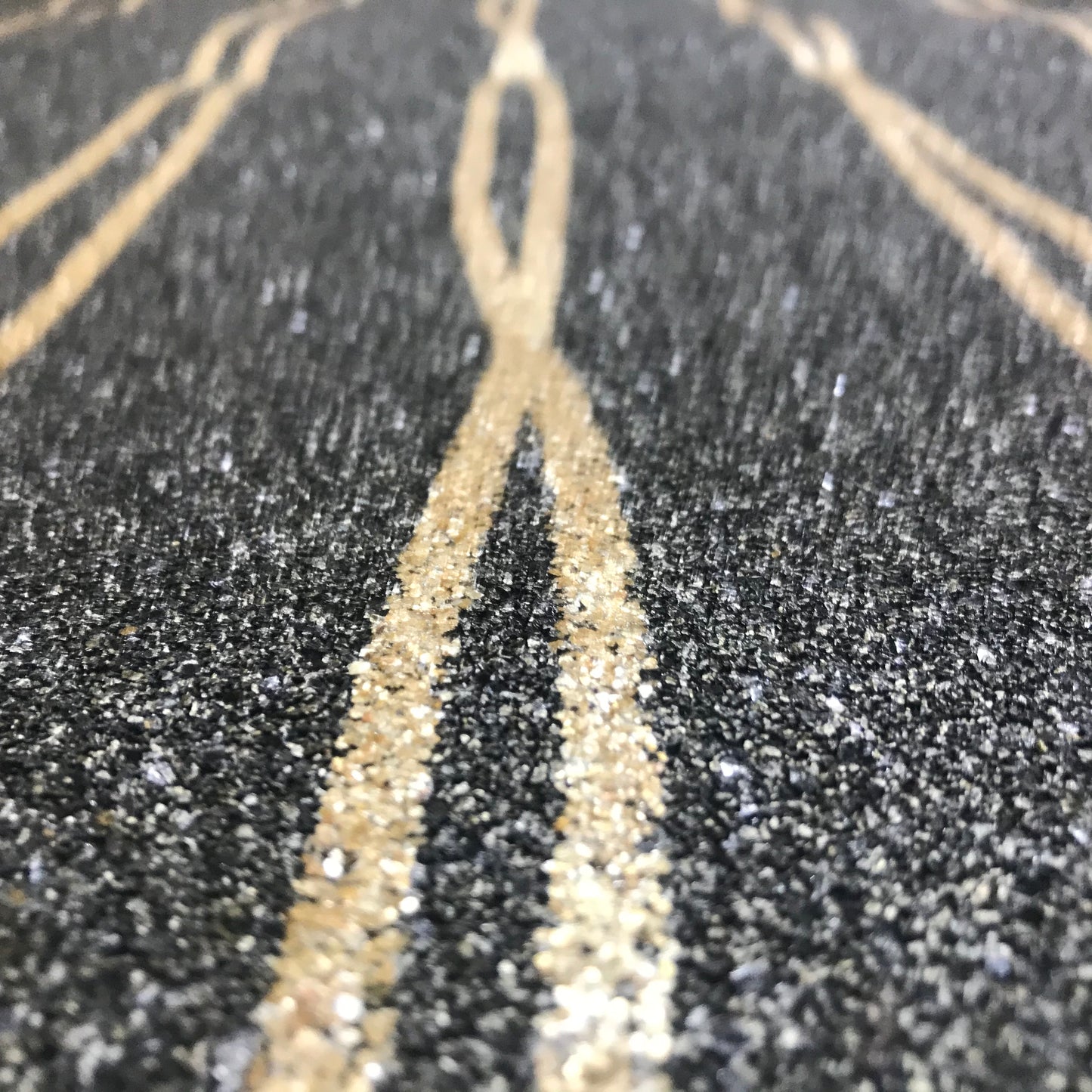 Mica Curve Glitter Wallpaper (Black With Gold Glitter) - MSC59
