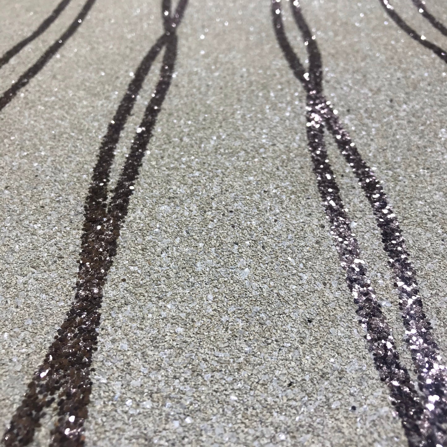 Mica Curve Glitter Wallpaper (Cotton Cream With Champagne Glitter) - MSC64