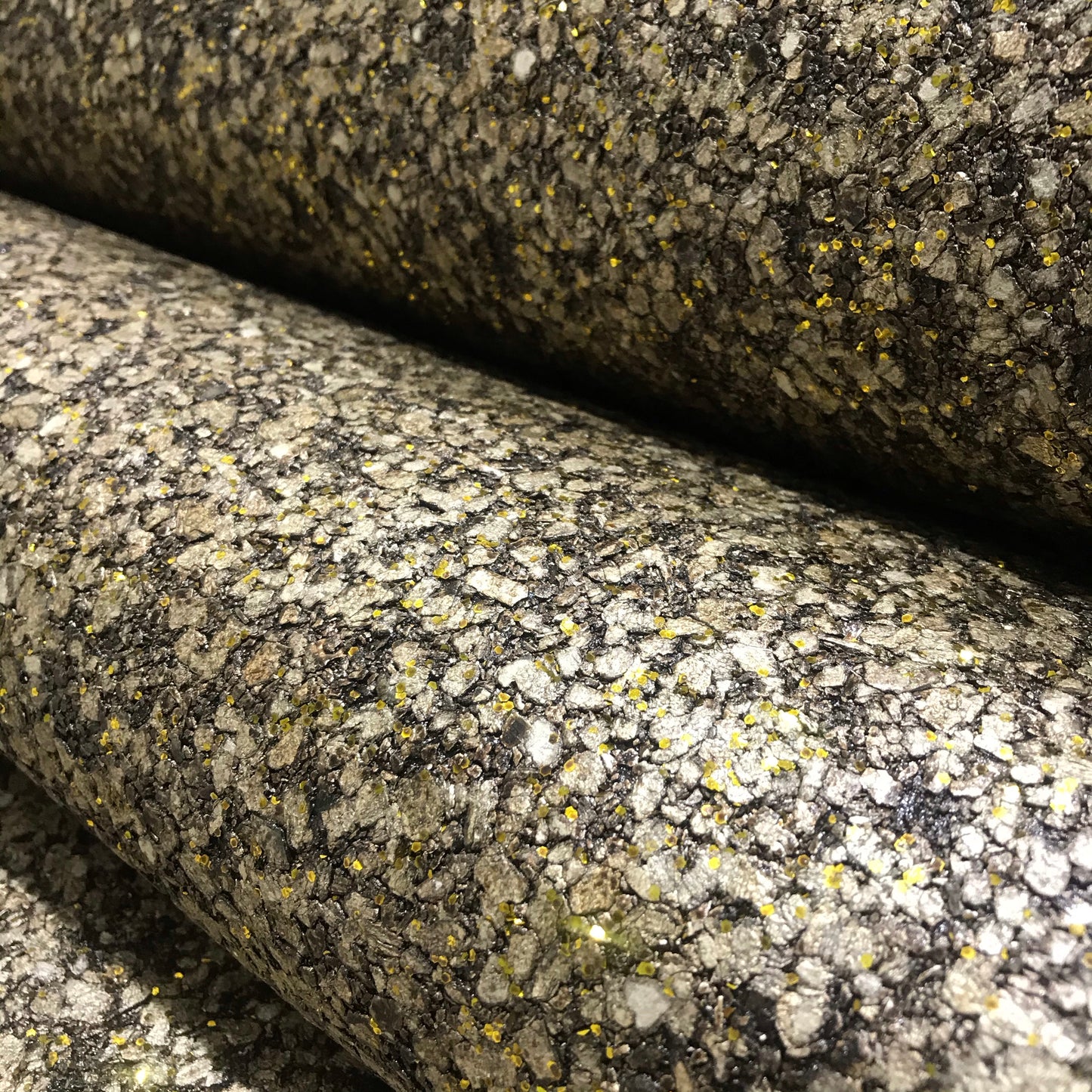 Mica High Gloss Pebble Wallpaper - (Taupe/Dark Bronze Pebble) - MLG53