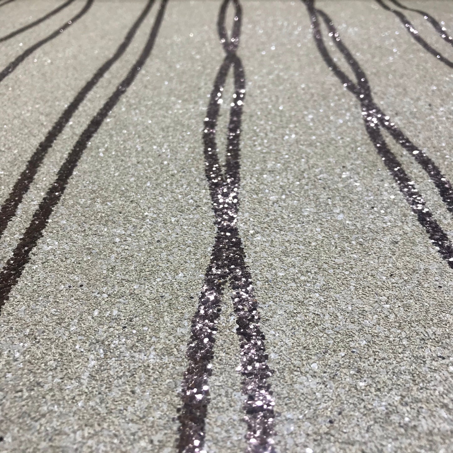 Mica Curve Glitter Wallpaper (Cotton Cream With Champagne Glitter) - MSC64