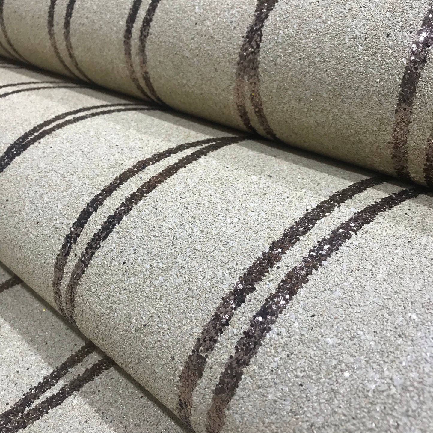Mica Curve Glitter Wallpaper (Cotton Cream With Champagne Glitter) - MSC64