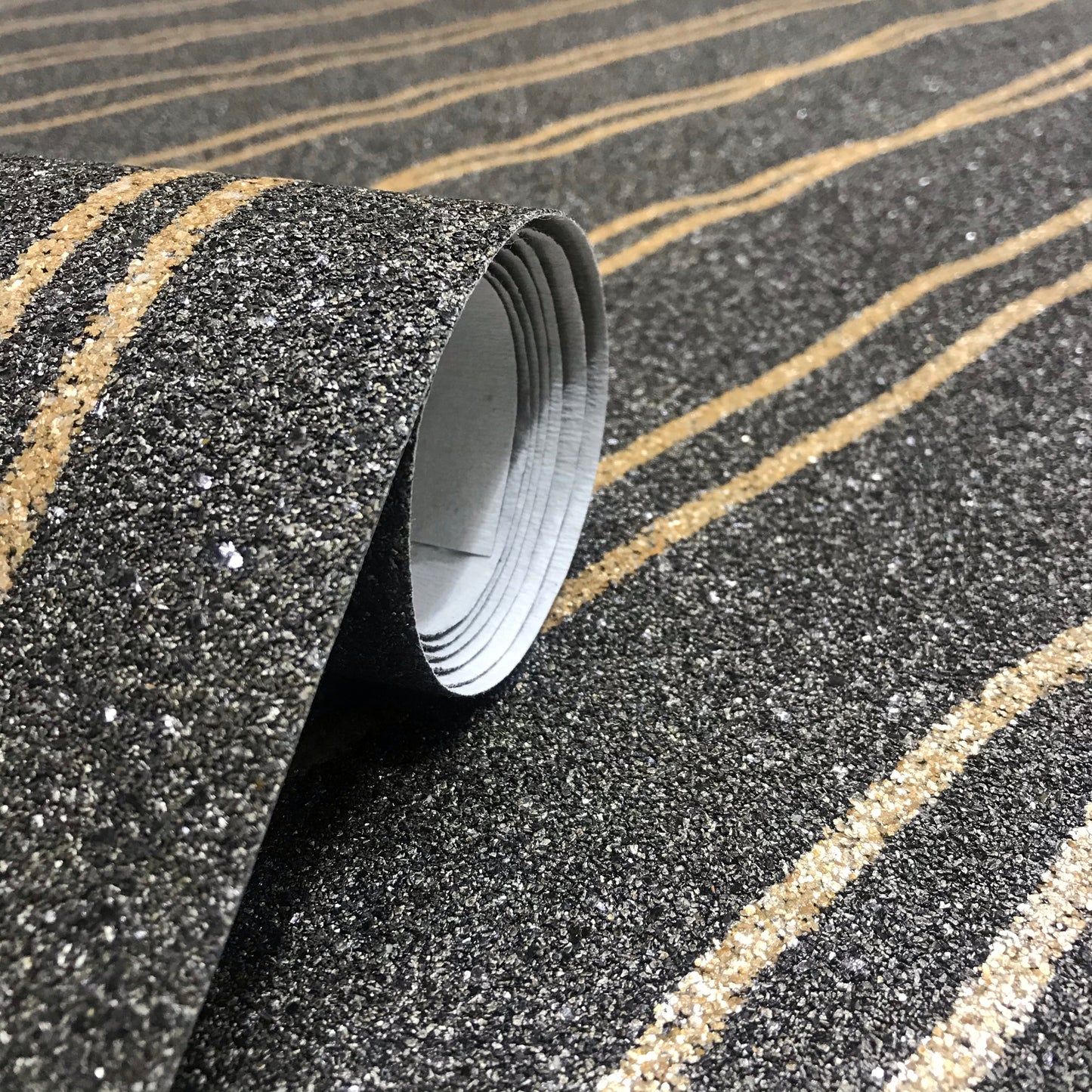 Mica Curve Glitter Wallpaper (Black With Gold Glitter) - MSC59