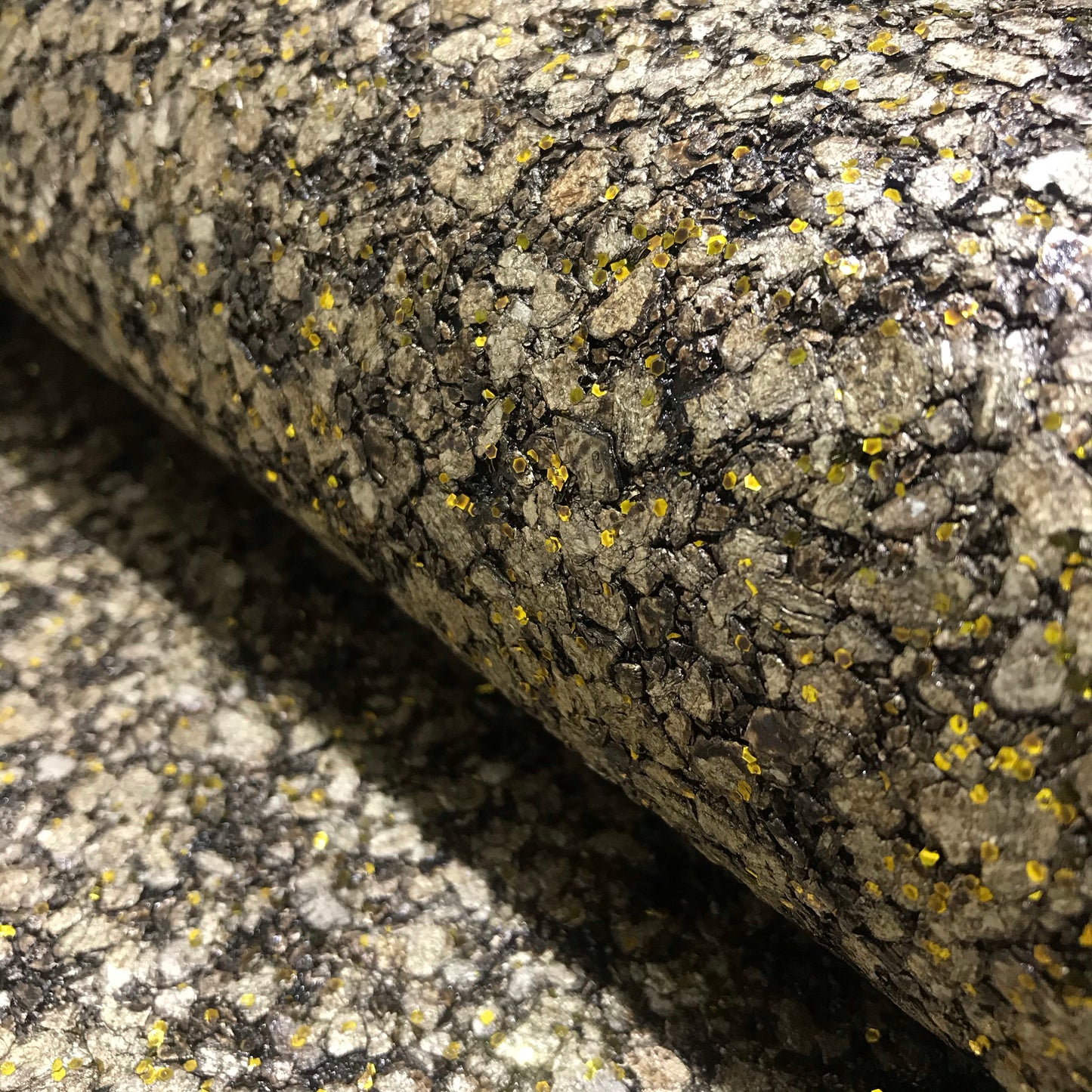 Mica High Gloss Pebble Wallpaper - (Taupe/Dark Bronze Pebble) - MLG53