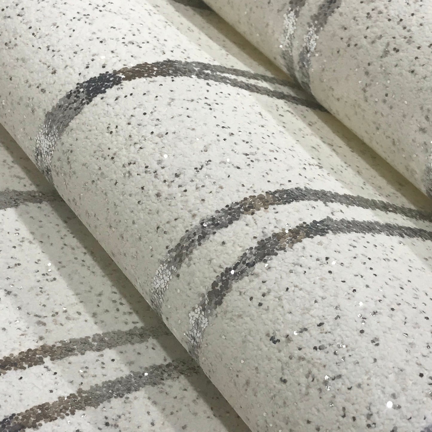 Mica Curve Glitter Wallpaper (White With Silver Glitter) - MSC13